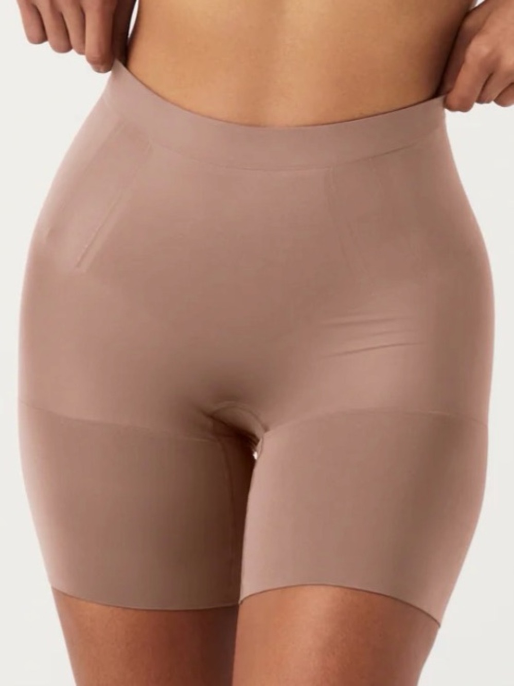 SPANXsculpt OnCore Mid-Thigh Short. NWT. Cafe Au Laut.